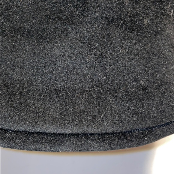 Iconic Vintage Chanel Black Felt Cloche Hat - Picture 14 of 17